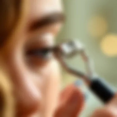 Effective Curling Technique with Narrow Eyelash Curler Demonstration of narrow eyelash curler in use, focusing on curling technique.